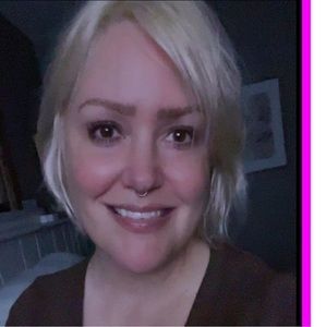 Meet your Posher, Deborah